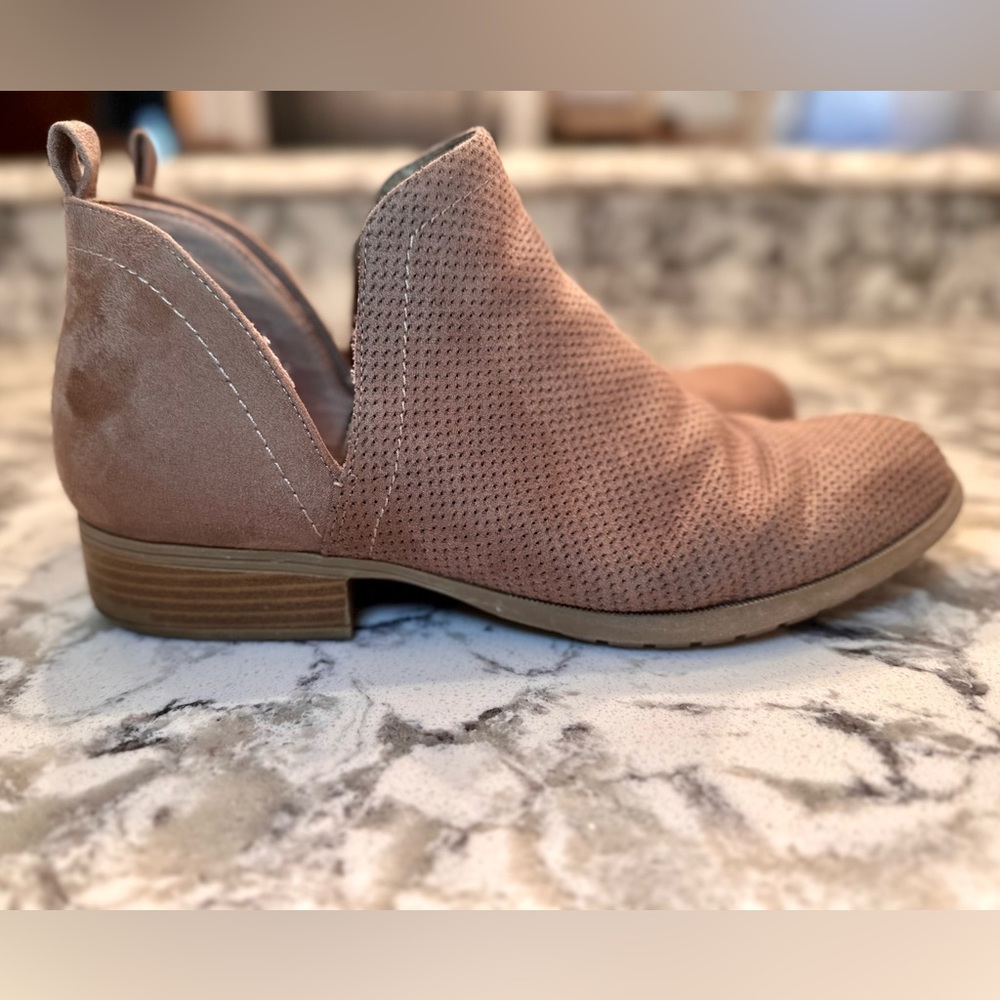 Life Stride tan booties